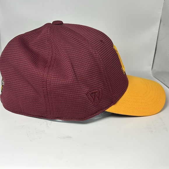 Minnesota Golden Gophers ball cap
Ski-U-Mah! - Picture 9 of 13